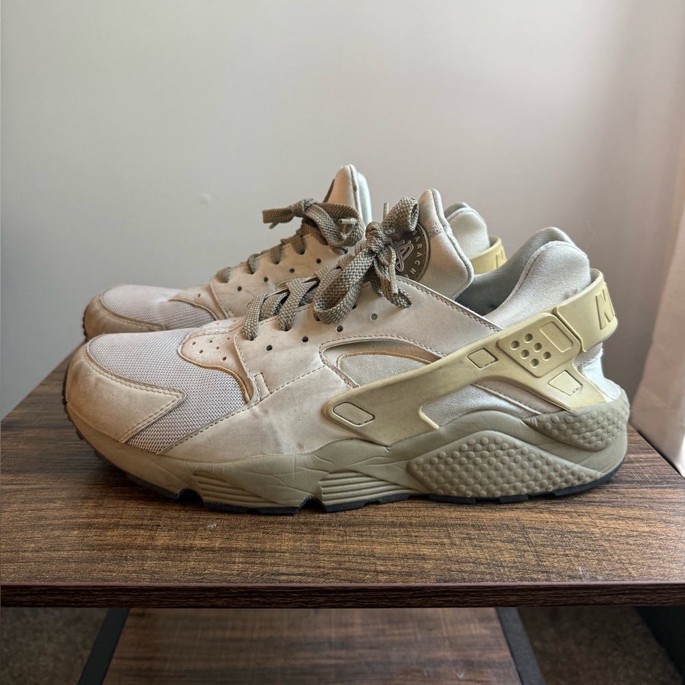 Nike Huarache Light Bone / Olive Green Sneakers Size 13